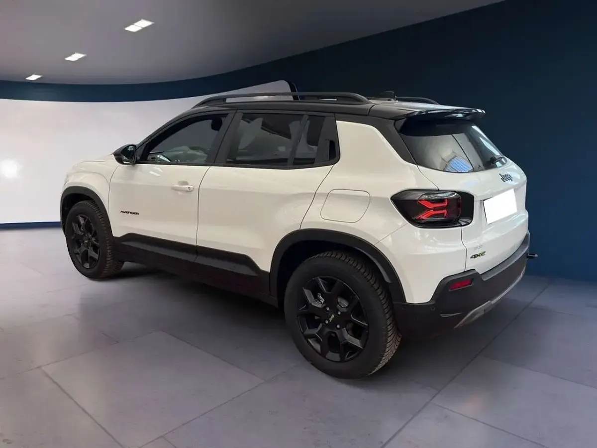 Usata Jeep Avenger Overland 145 CV (106 kW) 2025 Bianco SUV