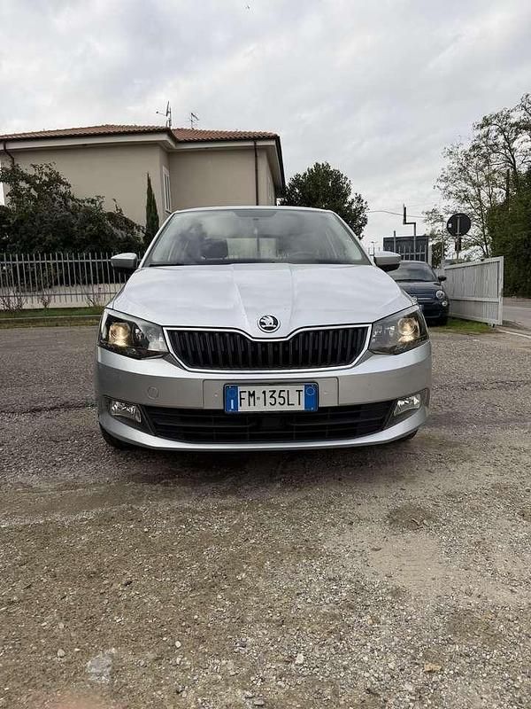 Argento Usata 2018 Skoda Fabia Executive Tre volumi | 7000 € (Ottimo prezzo) - Immagine 1/4