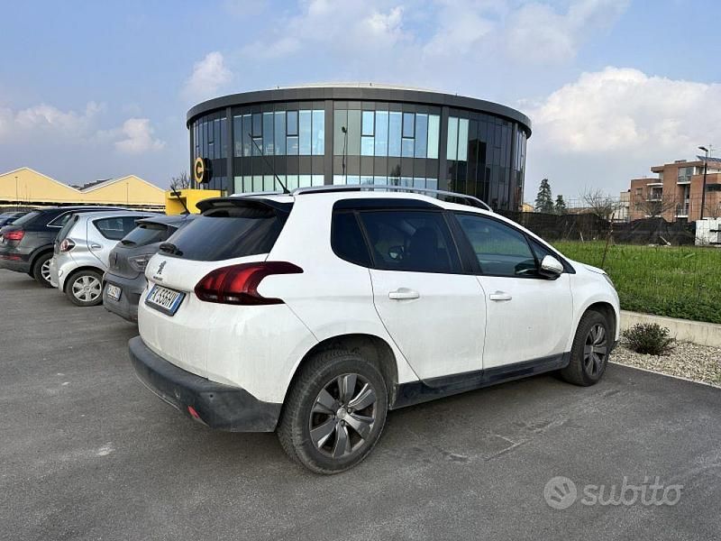 Usata Peugeot 2008 Active 75 CV (55 kW) 2017 Bianco SUV