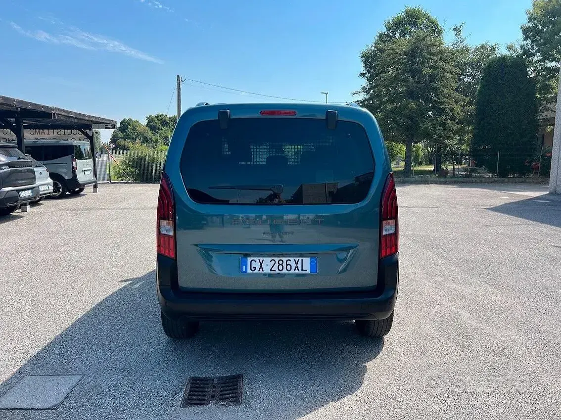 Usata Peugeot Rifter Allure 131 CV (96 kW) 2025 Bluazzurro Monovolume