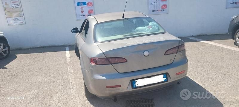 Marrone Usata 2006 Alfa Romeo 159 Due volumi | 3000 € - Immagine 1/4