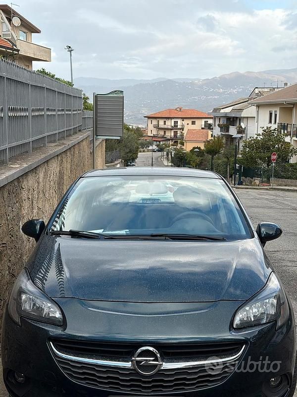Verde Usata 2015 Opel Corsa Tre volumi | 5000 € (Ottimo prezzo) - Immagine 1/4