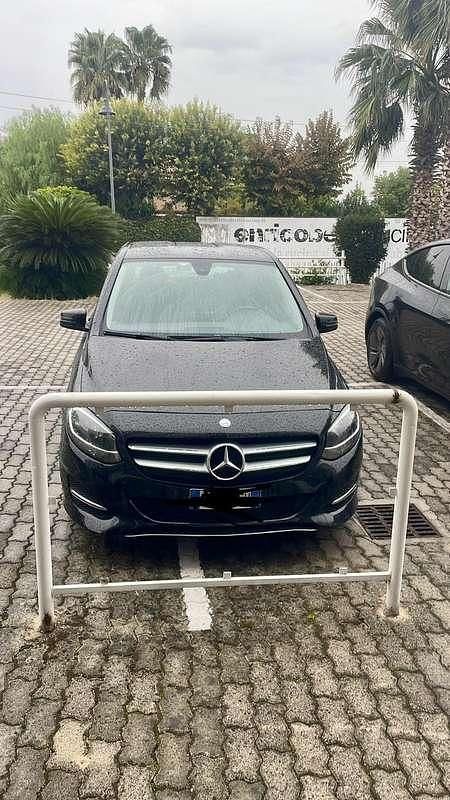 Usata 2017 Mercedes B200 Monovolume | 14.000 € (Ottimo prezzo) - Immagine 1/4