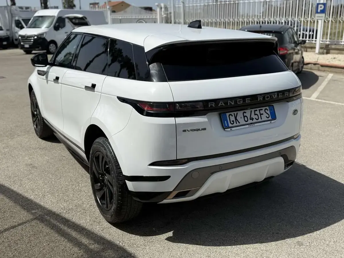 Usata Land Rover Range Rover evoque R-Dynamic 163 CV (119 kW) 2022 Bianco SUV