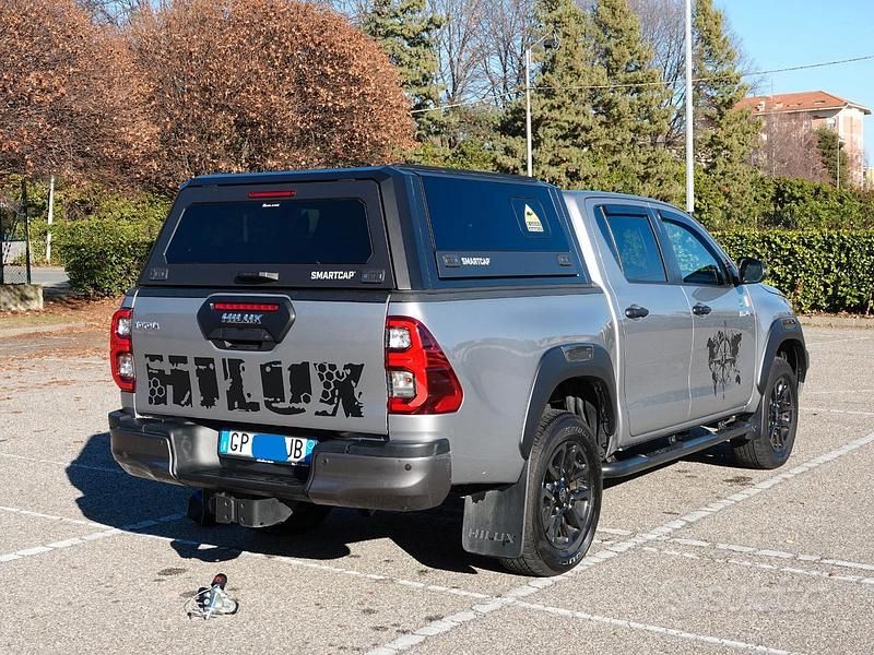 Usata Toyota HiLux 2023 Grigio Pick-up