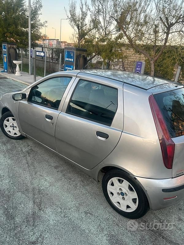 Usata Fiat Punto 2005 Grigio Utilitaria