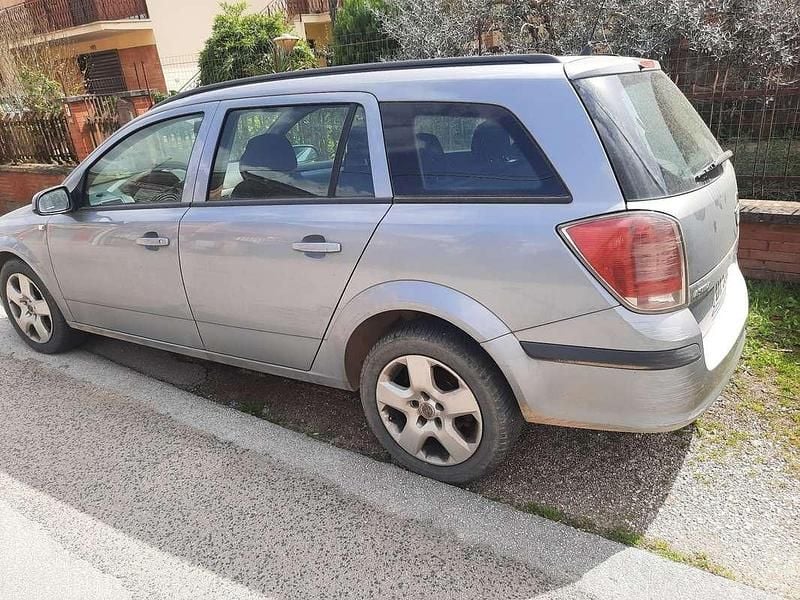 Usata Opel Astra Club 101 CV (74 kW) 2006 Station wagon