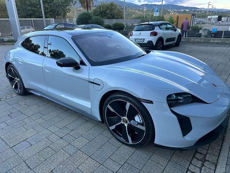 Bianco Usata 2022 Porsche Taycan GTS Tre volumi | 74.000 € - Immagine 1/4
