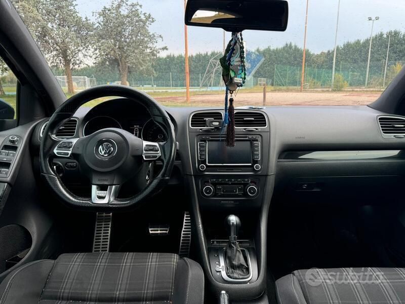 Nero Usata 2010 VW Golf VI GTD Tre volumi | 6500 € (Buon prezzo) - Immagine 1/4