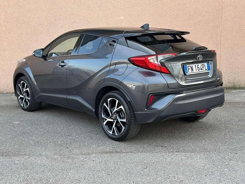 Usata Toyota C-HR 116 CV (85 kW) 2018 Grigio SUV