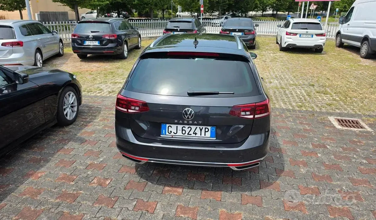 Usata VW Passat 150 CV (110 kW) 2022 Nero Station wagon