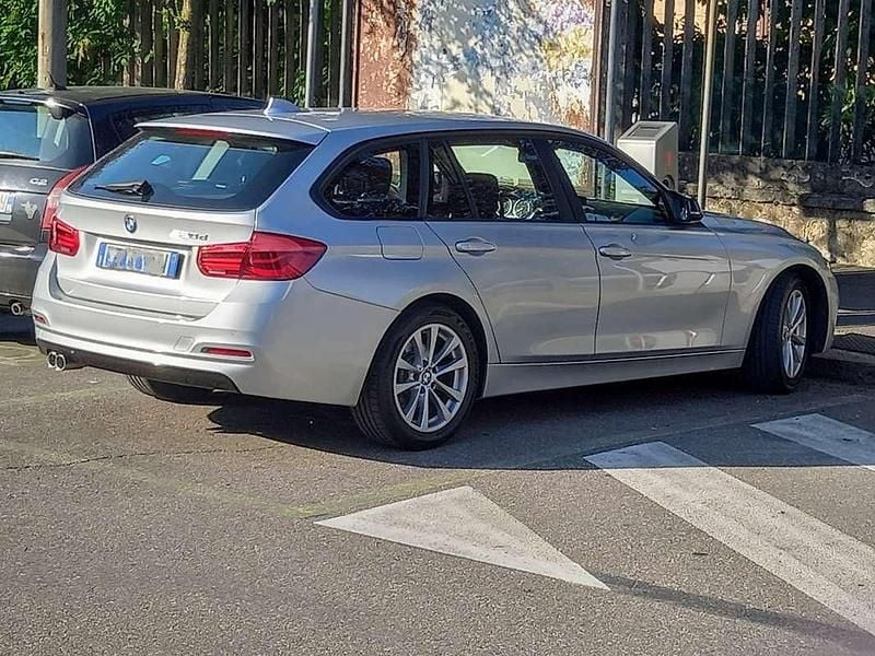 Usata BMW 320 Advantage 190 CV (139 kW) 2017 Grigio Station wagon