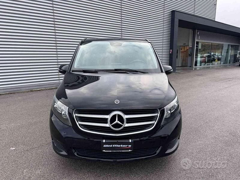 Usado Mercedes V220 Executive 163 CV (119 kW) 2019 Negro Monovolumen