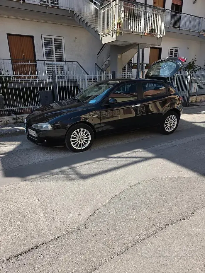 Usata Alfa Romeo 147 120 CV (88 kW) 2007 Utilitaria