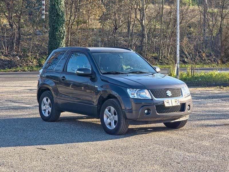 Usata Suzuki Grand Vitara 129 CV (94 kW) 2011 Grigio SUV