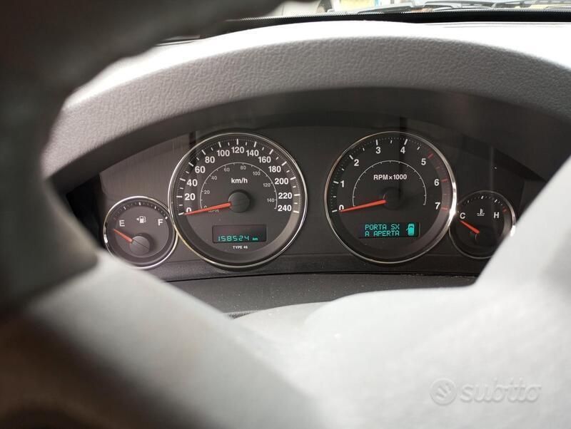 Usata Jeep Grand Cherokee Limited 218 CV (160 kW) 2006 Argento SUV