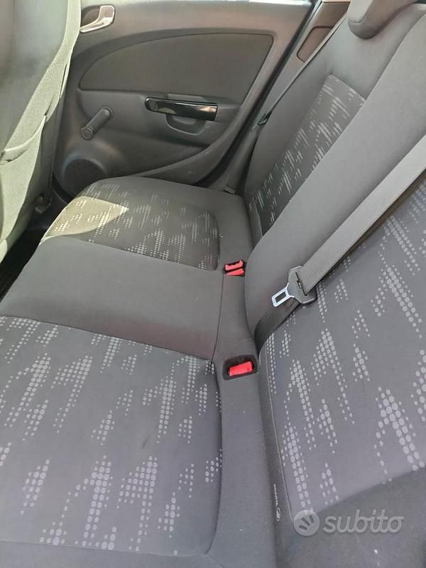 Usata Opel Corsa 86 CV (63 kW) 2011 Grigio Berlina