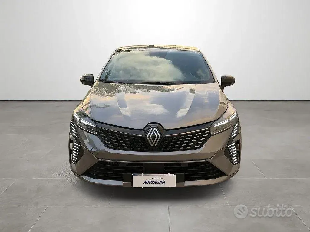 Usata Renault Clio V Techno 90 CV (66 kW) 2025 Grigio Berlina