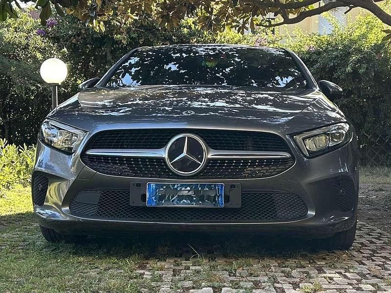 Usata Mercedes A180 136 CV (100 kW) 2021 Grigio Berlina