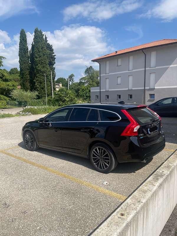 Usata Volvo V60 Kinetic 136 CV (100 kW) 2015 Station wagon