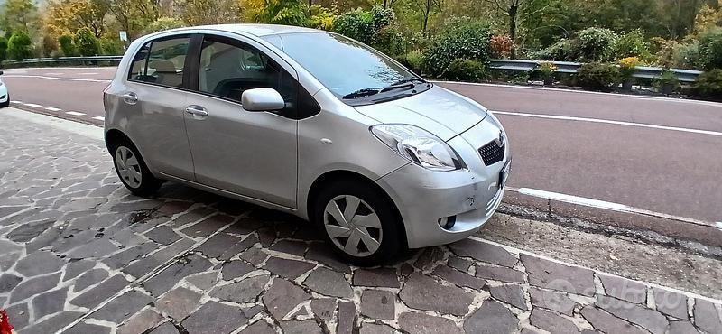 Usata Toyota Yaris Sol 2008 Grigio Utilitaria