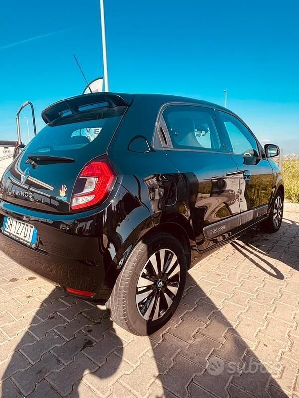 Usata Renault Twingo Zen 60 kW (82 CV) 2021 Nero Utilitaria