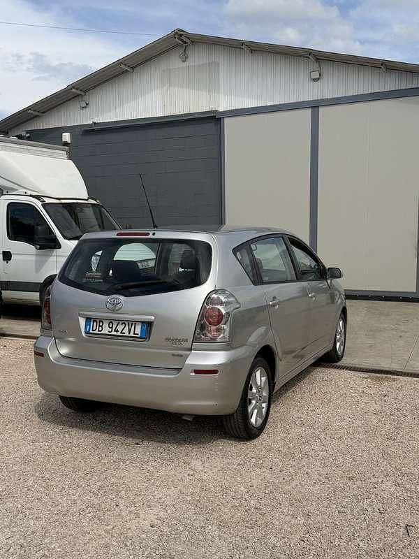 Usata Toyota Corolla Verso 136 CV (100 kW) 2006 Argento Monovolume