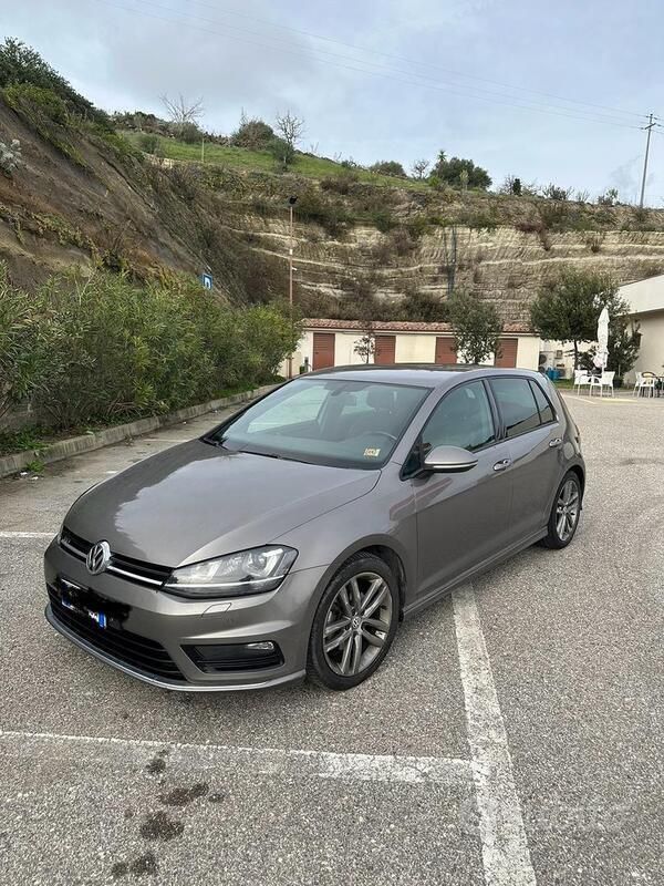 Usata VW Golf VII Edition 110 CV (80 kW) 2016 Marrone Berlina