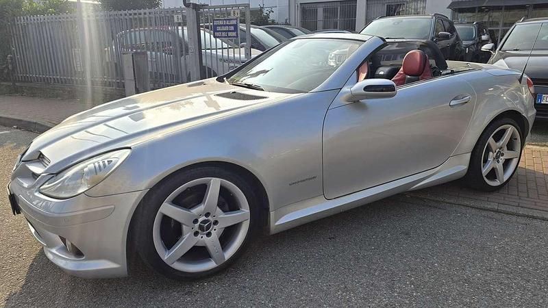 Usata Mercedes SLK200 163 CV (119 kW) 2008 Argento Cabrio