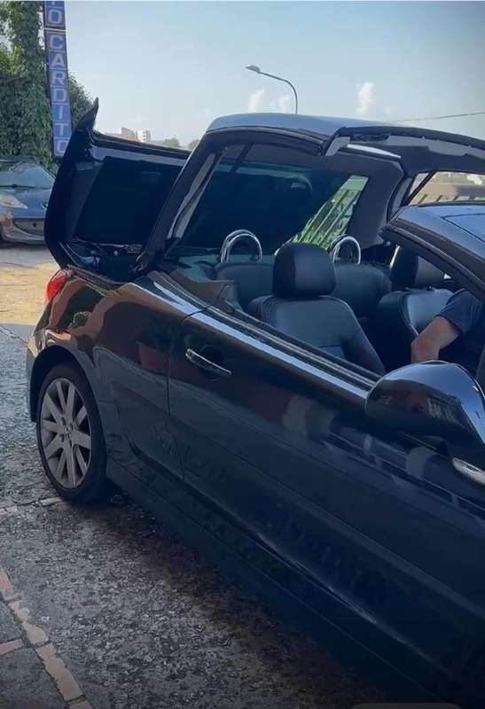 Nero Usata 2008 Peugeot 207 CC Cabrio | 5850 € (Cara) - Immagine 1/4