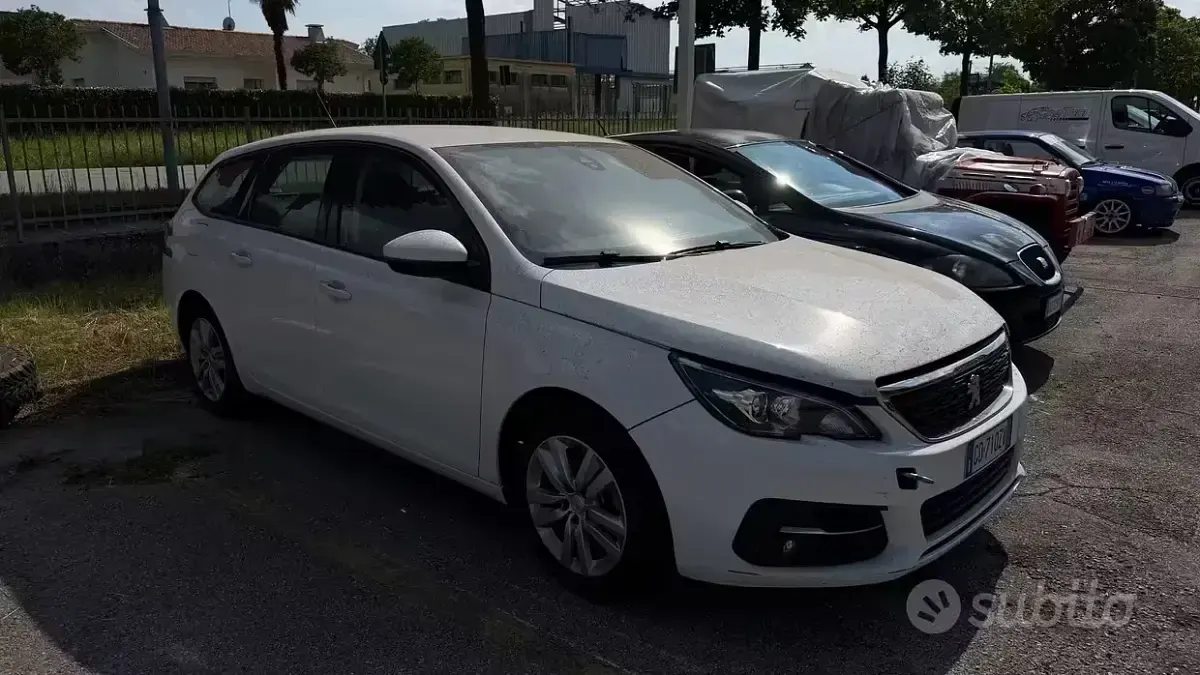 Usata Peugeot 308 Business-Line 131 CV (96 kW) 2021 Bianco Station wagon