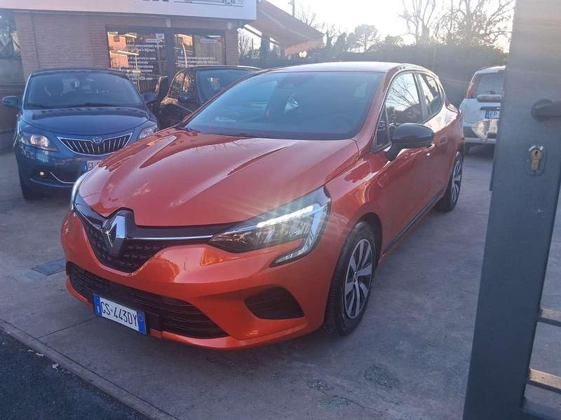 Usata Renault Clio V Life 67 CV (49 kW) 2023 Arancione Berlina