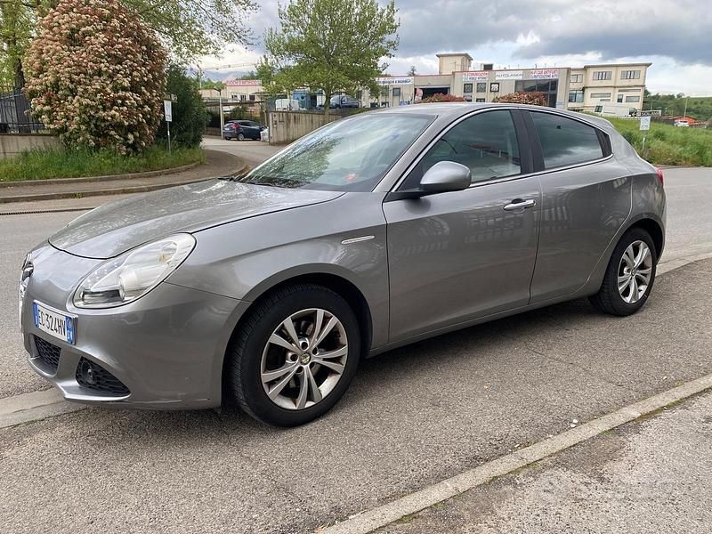 Usata Alfa Romeo Giulietta Progression 170 CV (125 kW) 2010 Grigio Utilitaria