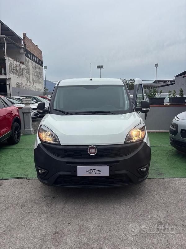 Usata Fiat Doblò 95 CV (69 kW) 2019 Bianco Monovolume