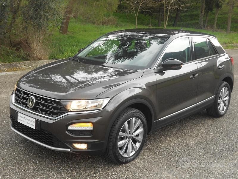 Usata VW T-Roc 150 CV (110 kW) 2019 Marrone SUV