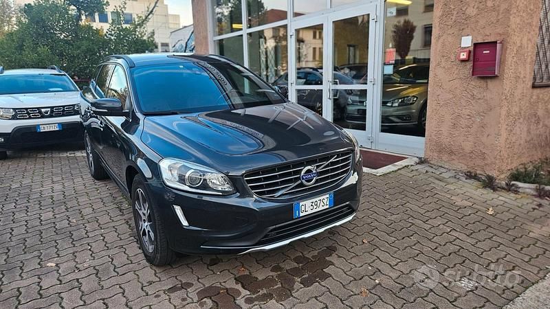 Grigio Usata 2013 Volvo XC60 SUV | 10.900 € (Buon prezzo) - Immagine 1/4