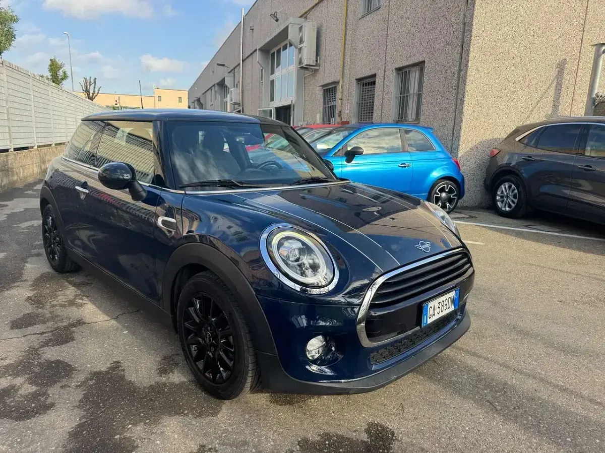 Käytetty Mini Cooper D 116 HP (85 kW) 2020 Sininen Viistoperä