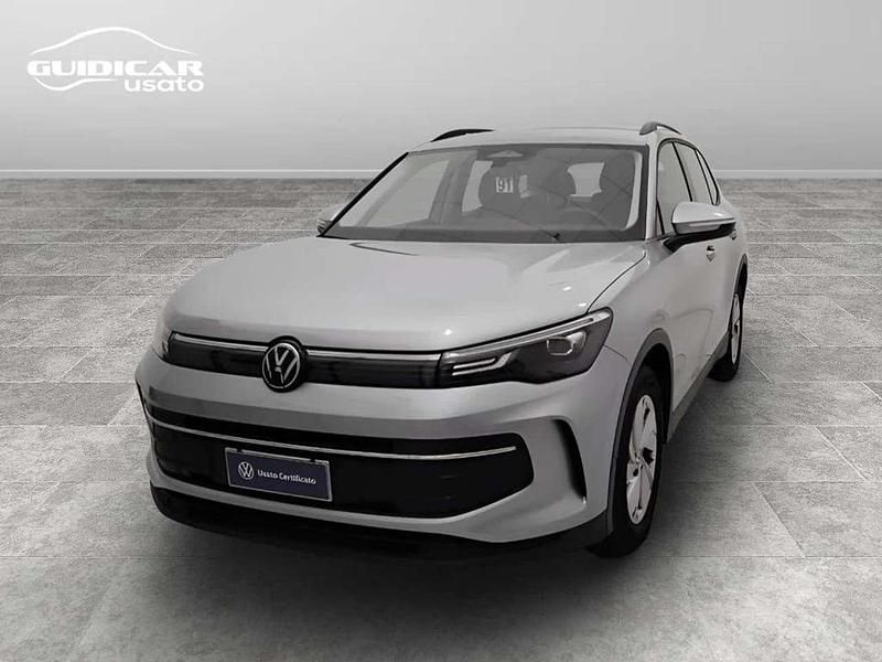 Begagnad VW Tiguan Allspace Edition 150 HK (110 kW) 2025 Grå SUV