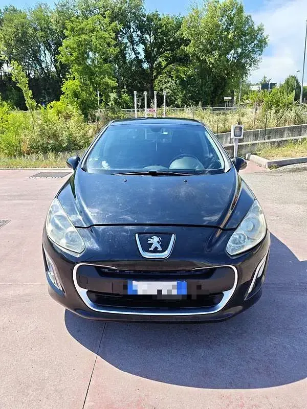 Usata Peugeot 308 Access 111 CV (81 kW) 2012 Berlina