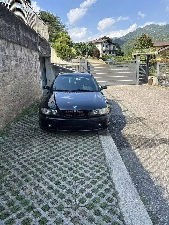 Usata BMW 318 M Sport 143 CV (105 kW) 2024 Nero Coupé