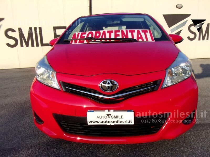 Usato 2013 Toyota Yaris 1.0 Benzin 69 CV (6.890 €)