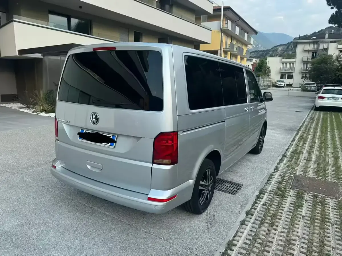 Usata VW Caravelle Comfortline 150 CV (110 kW) 2021 Furgone