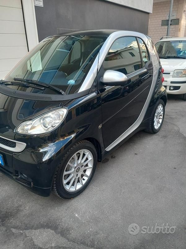 Usata Smart ForTwo Coupé 61 CV (44 kW) 2011 Utilitaria