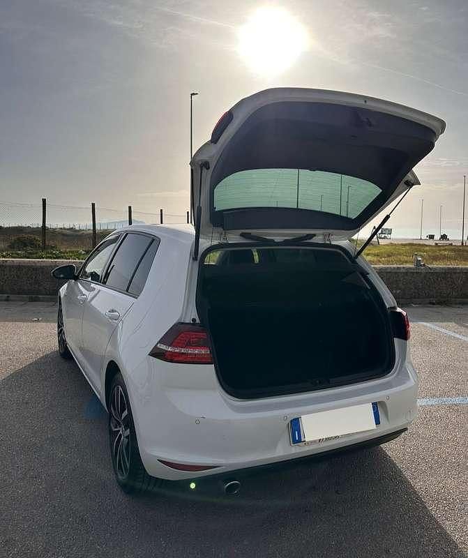 Usata VW Golf VII Highline 110 CV (80 kW) 2014 Bianco Berlina