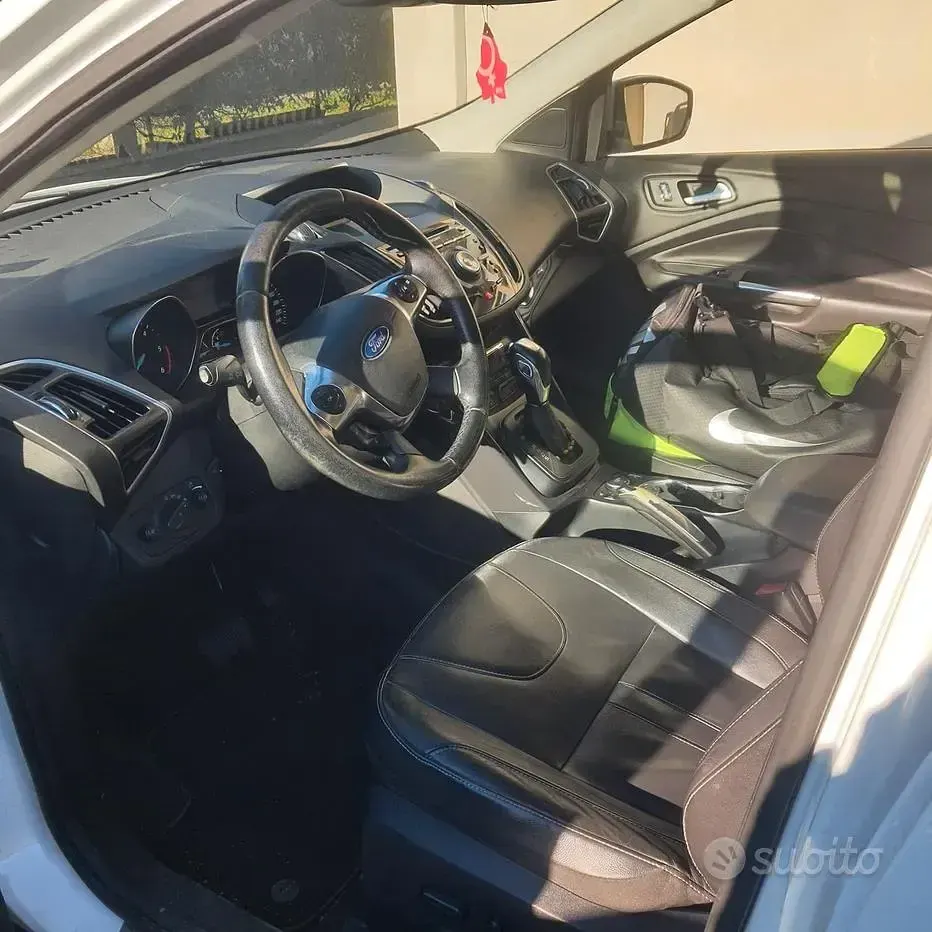 Usata Ford Kuga 75 CV (55 kW) 2013 Bianco SUV