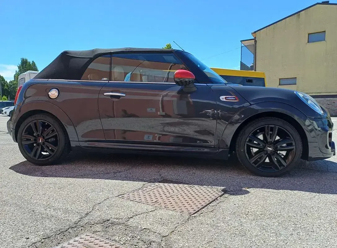 Usata Mini Cooper SD Cabriolet Hype 170 CV (125 kW) 2016 Grigio Cabrio
