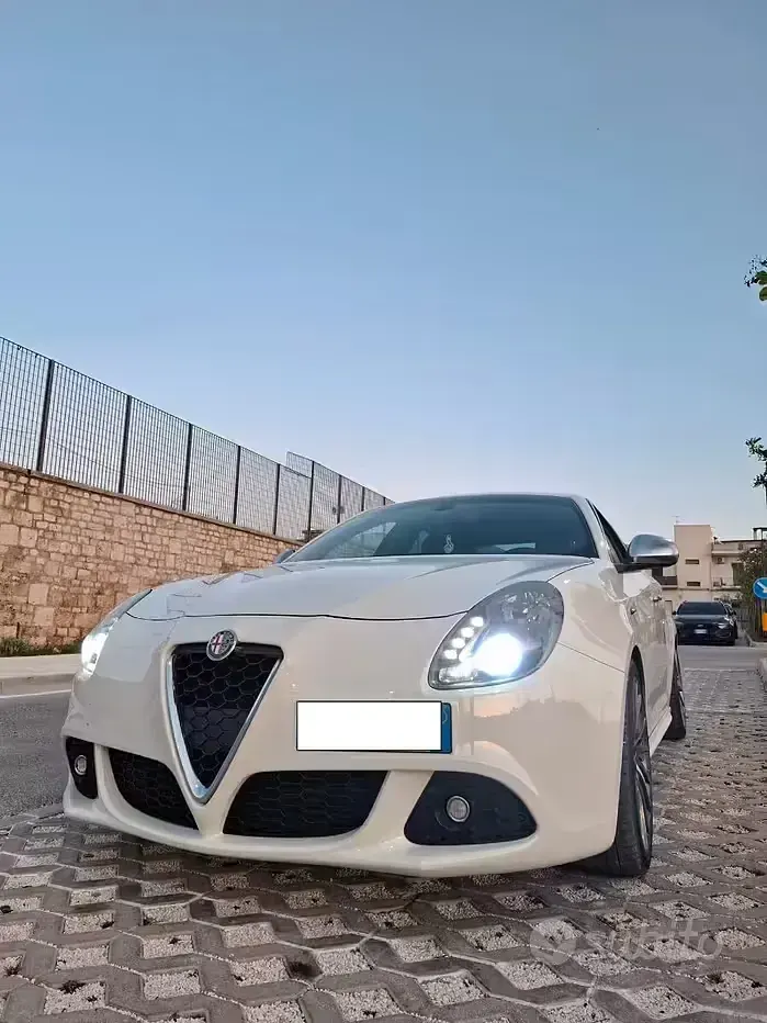 Usata Alfa Romeo Giulietta 140 CV (102 kW) 2012 Bianco Utilitaria