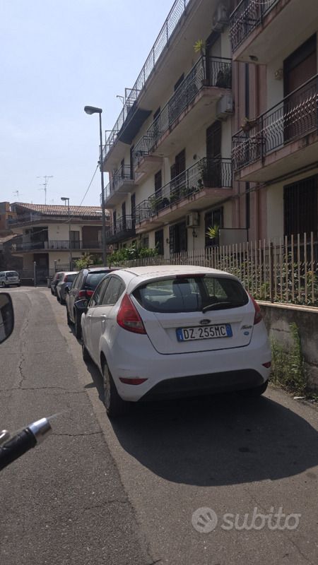 Usata Ford Fiesta 96 CV (70 kW) 2009 Bianco Utilitaria