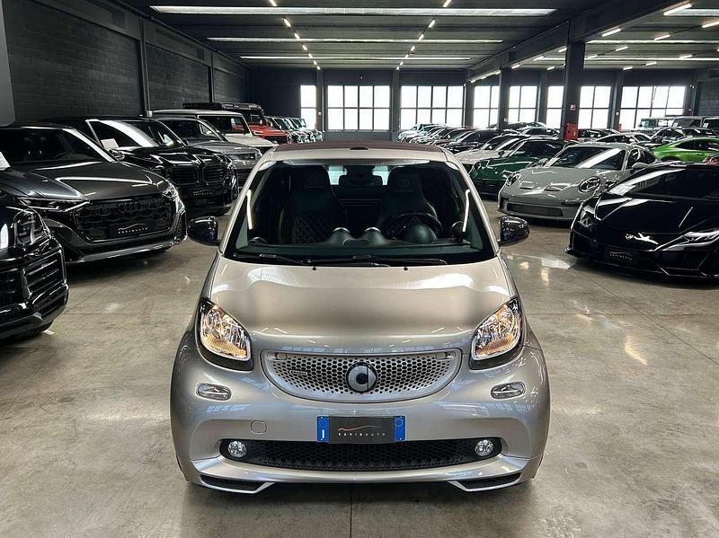 Usata Smart ForTwo Cabrio Brabus 109 CV (80 kW) 2018 Beige Cabrio