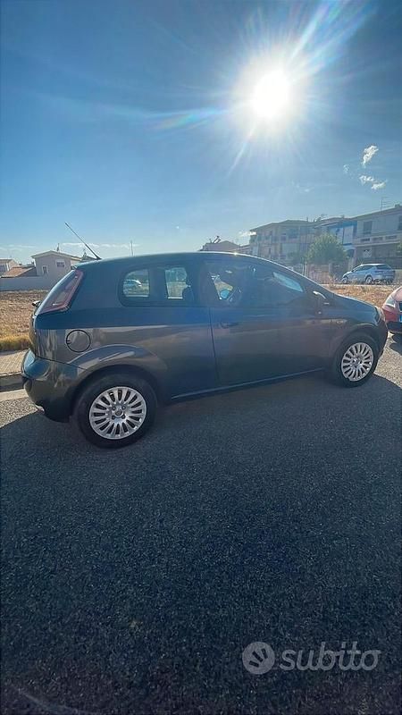 Usata Fiat Punto Evo 69 CV (50 kW) 2011 Grigio Utilitaria